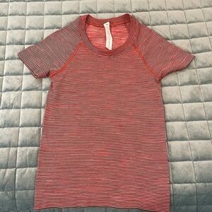 Lululemon size 0 tight shirt black and reddish stripe